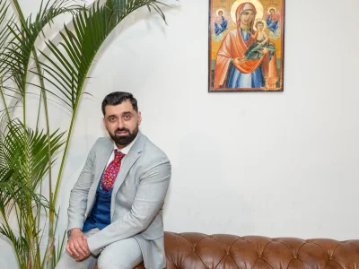 Beneficiile Masajului Corporativ: De la Teorie la Practică cu Stress Away