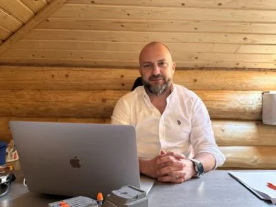 Adaptabilitatea la Diverse Condiții Meteorologice prin Utilajele de Deszăpezire HandyMan și Inovația lui Florin Chiru: O Soluție Completă pentru Iernile Capricioase