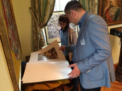 Sandu Staicu, Colecționar de Artă și Bibliofil: Cum Schimbă Peisajul Artistic prin Colecțiile Sale