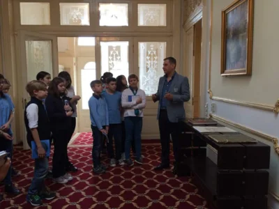 Sandu Staicu, Colecționar de Artă și Bibliofil: Colaborări Internaționale în Lumea Artei