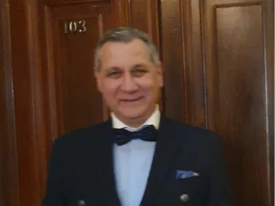 Sandu Staicu, Colecționar de Artă și Bibliofil: Importanța Bibliofiliei în Cultura Contemporană