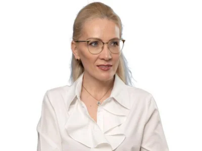 Ramona Ioana Bruynseels: O Carieră Diversificată În Domenii de Expertiză Variate