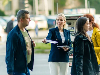 Colaborarea cu mediul de afaceri și acțiuni pe baza feedback-ului primit
