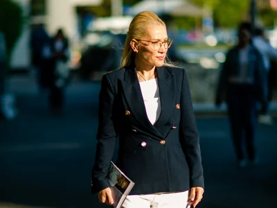 Ramona Ioana Bruynseels și grija pentru seniorii, din sectorul 1