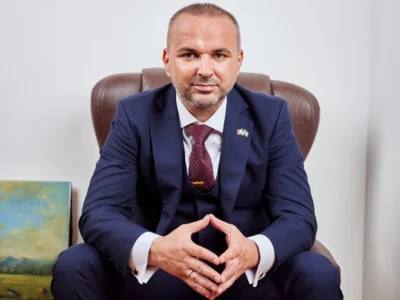 Eduard Petrescu, CEO EKO Group, Invitat la Podcastul „White, Conversații Liminale cu Eliza Kazan”: Eduard Dezvăluie Provocările și Soluțiile din Drumul Antreprenorial