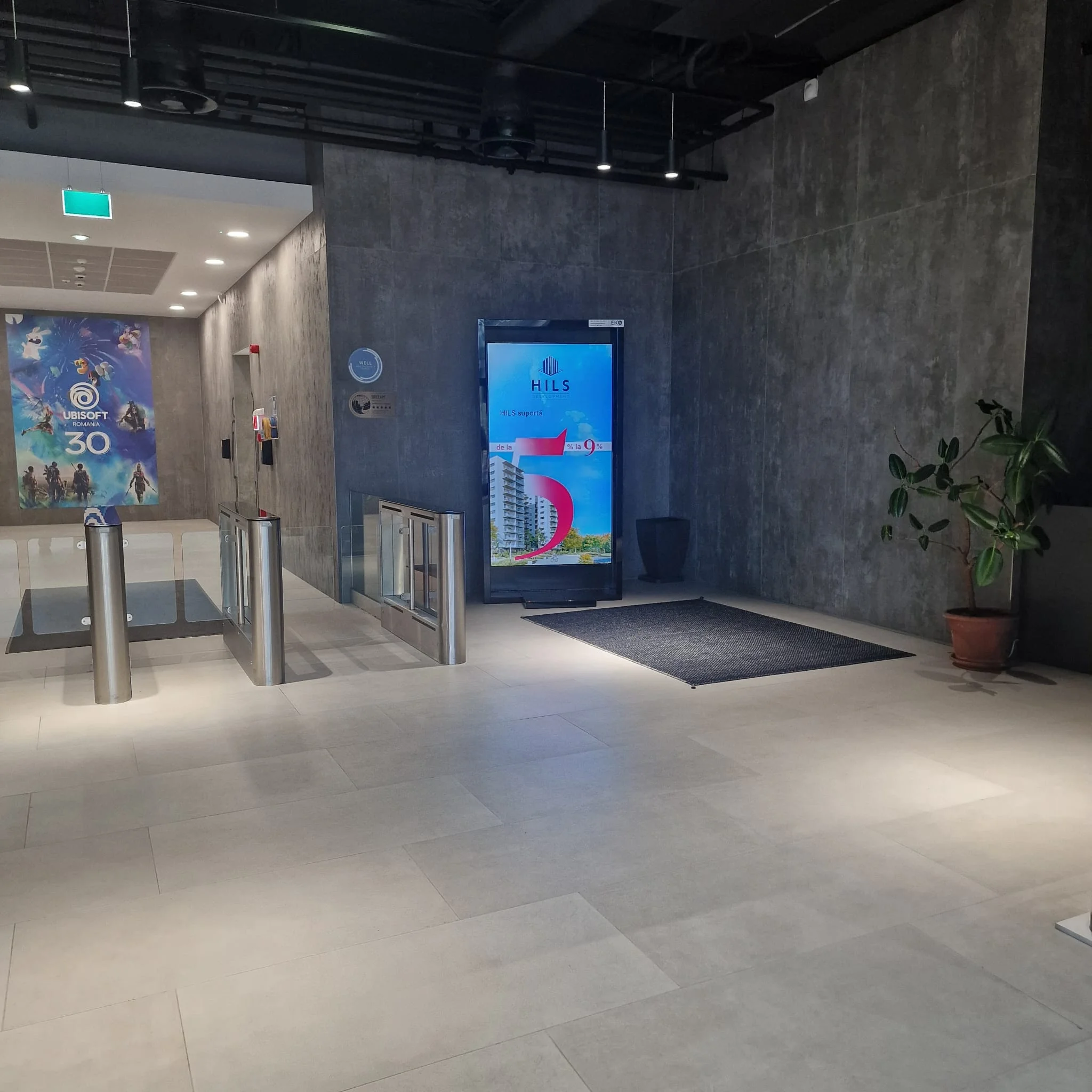 J8 UBISOFT | CLADIRE STANGA, LOBBY